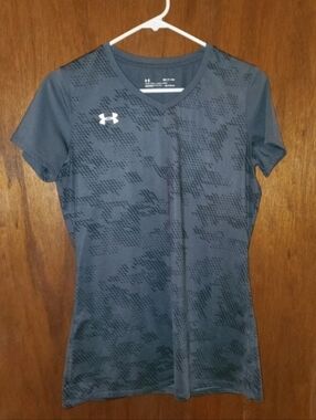 Under Armour Gray Print V-Neck T Shirt Sz Small